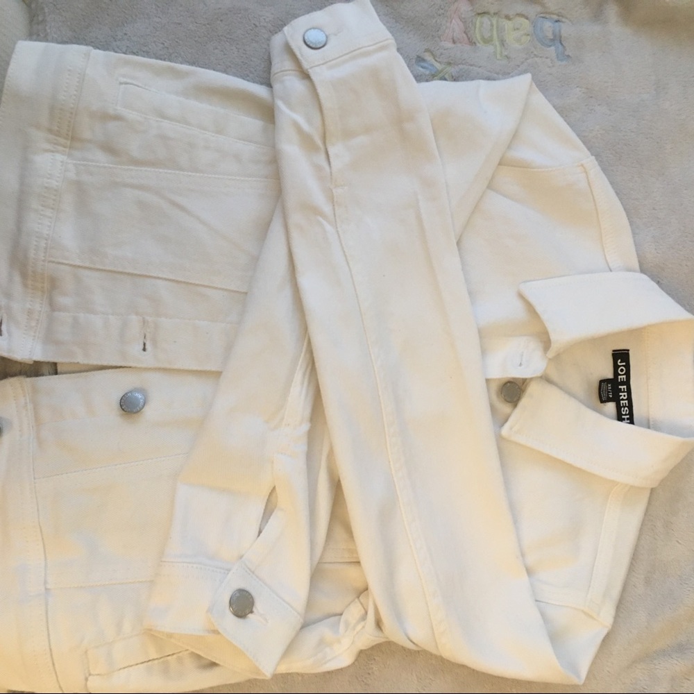 White denim jacket π€ - Picture 3 of 4